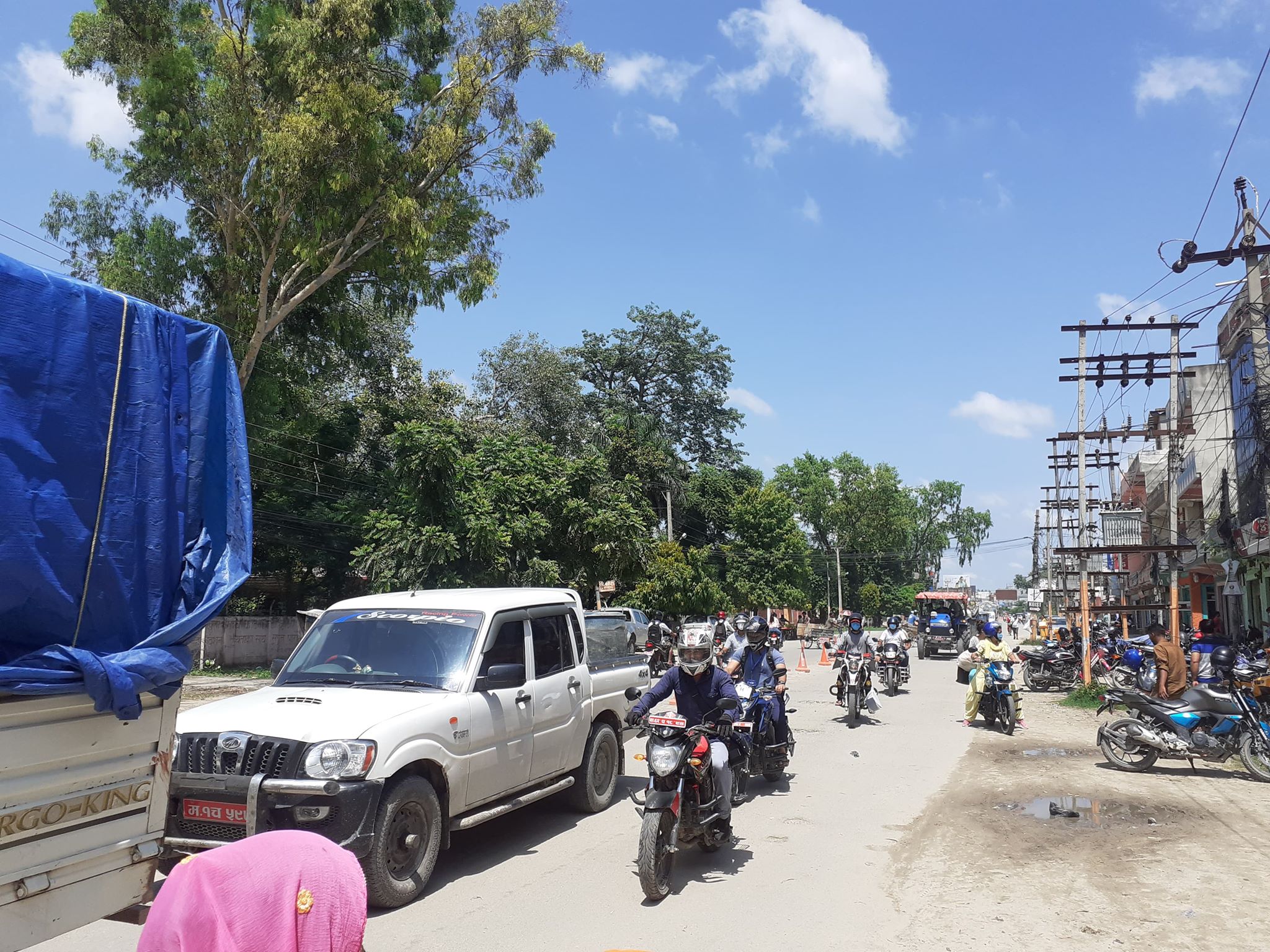 लकडाउनको नयाँ स्वरुप फेरिएपछि धनगढीमा चहलपहल