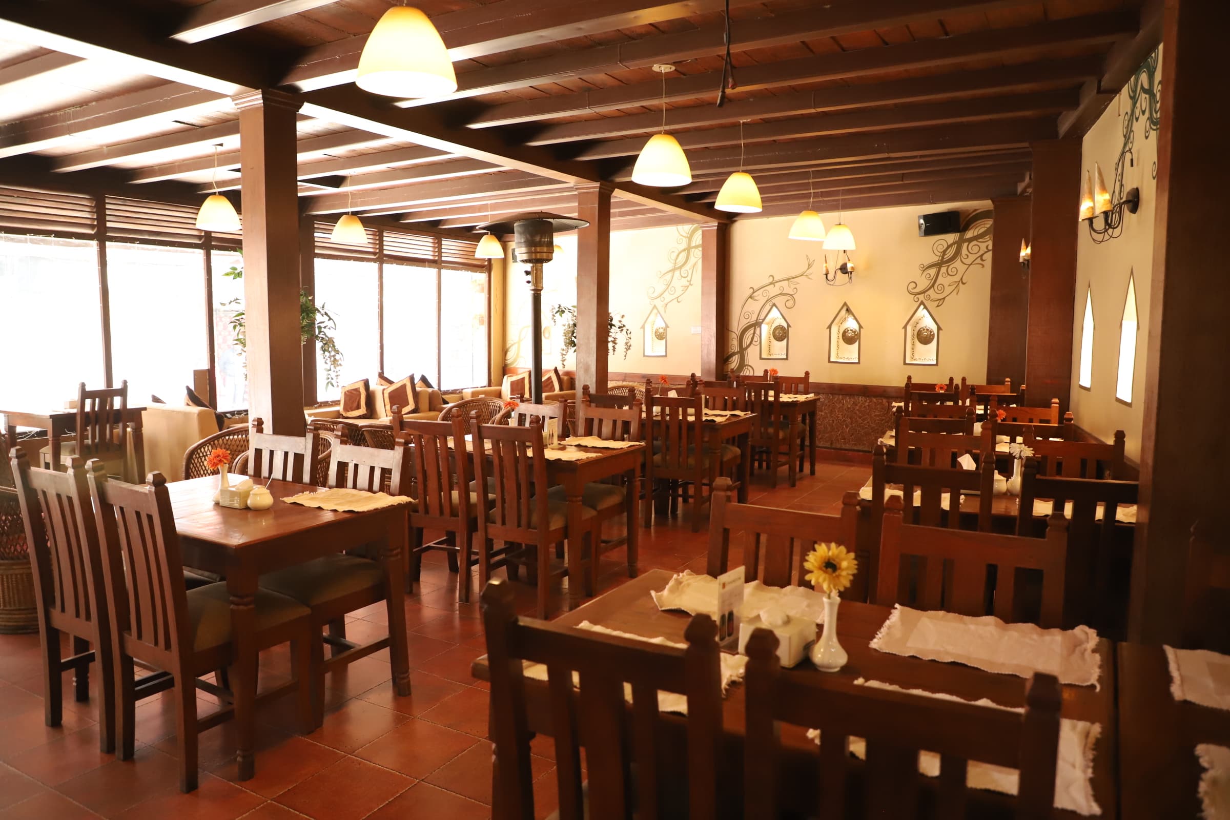 ४ महिना बन्दाबन्दीपछि आजदेखि देशभरका होटल सञ्चालनमा आउदै