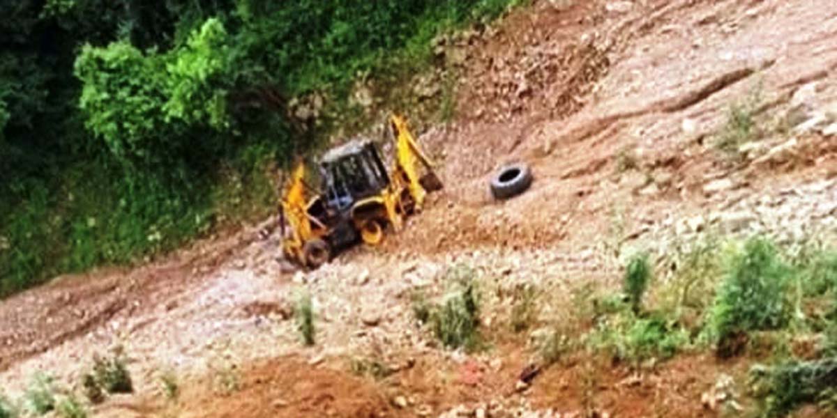 बझाङमा जेसीबी दुर्घटना हुँदा एकको मृत्यु, तीन जना घाइते