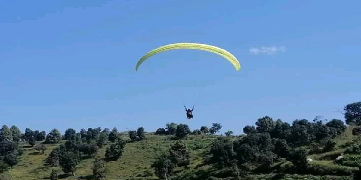 डोटीको रुबसकाँडामा  पहिलो पटक  प्याराग्लाइडिङ सञ्चालनमा