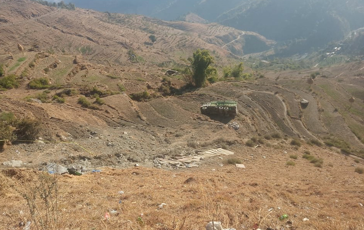 डडेल्धुरामा ट्रक दुर्घटना, चालकको मृत्यु