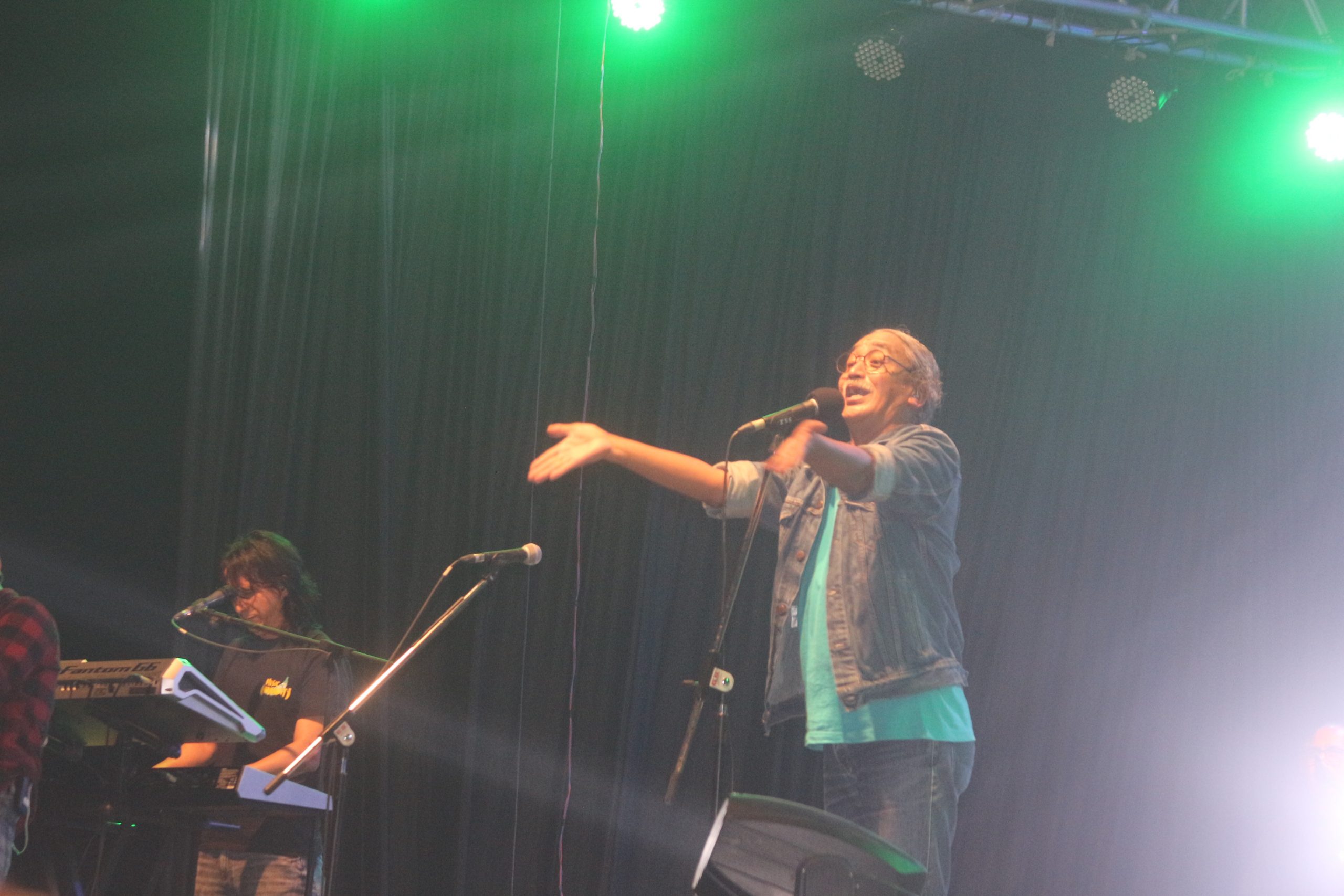 तस्विरमा हेर्नुस धनगढीको ‘नेपथ्य लाइभ कन्सर्ट’